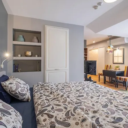 High-end Designer Studio ➫ Ac + Parking Apartment *